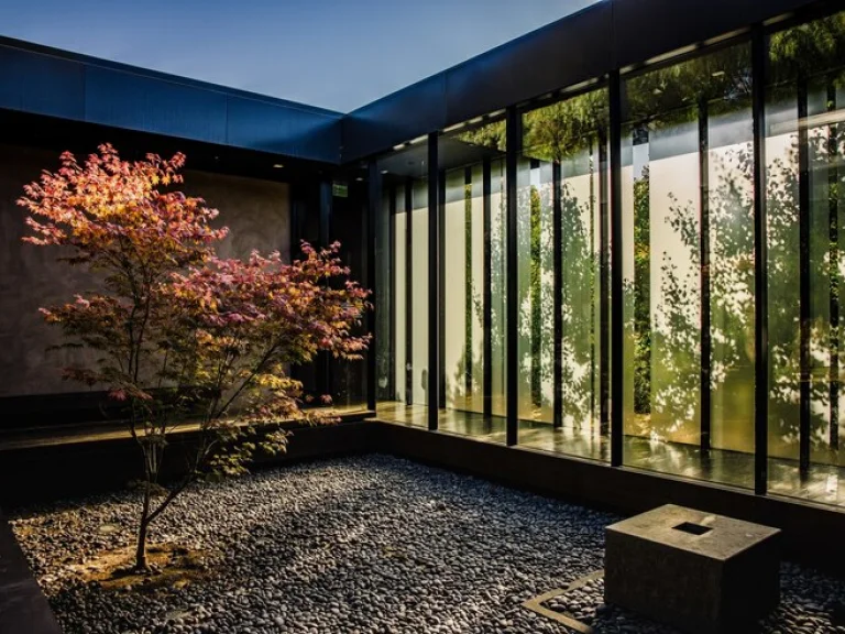 Çayyolu'nda Cam Balkonun Yükselişi: SÖNMEZ PEN & CAM BALKON